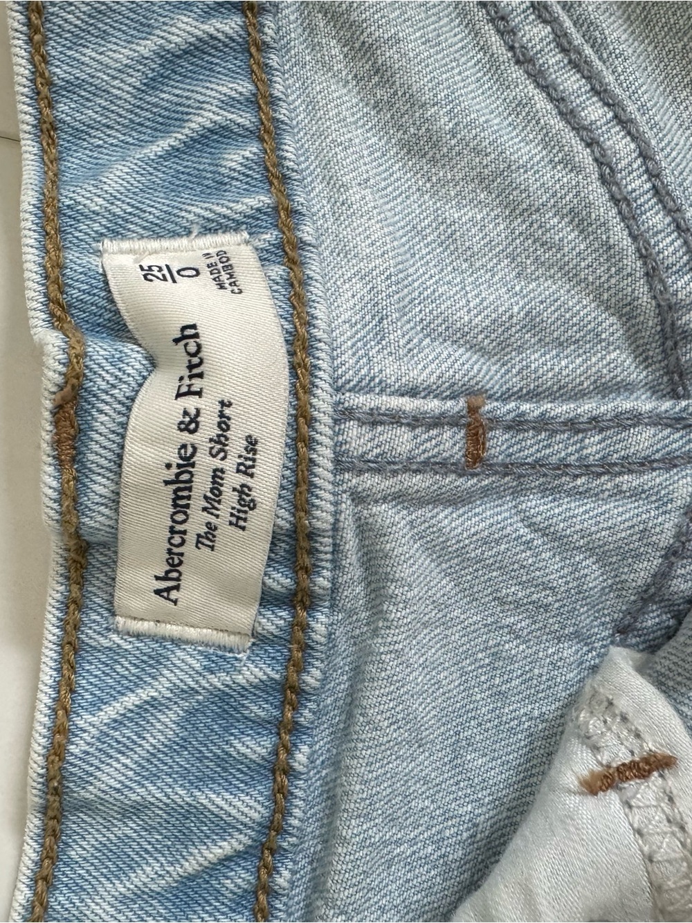 Abercrombie & Fitch Light Blue Denim Mom Shorts - Picture 3 of 3